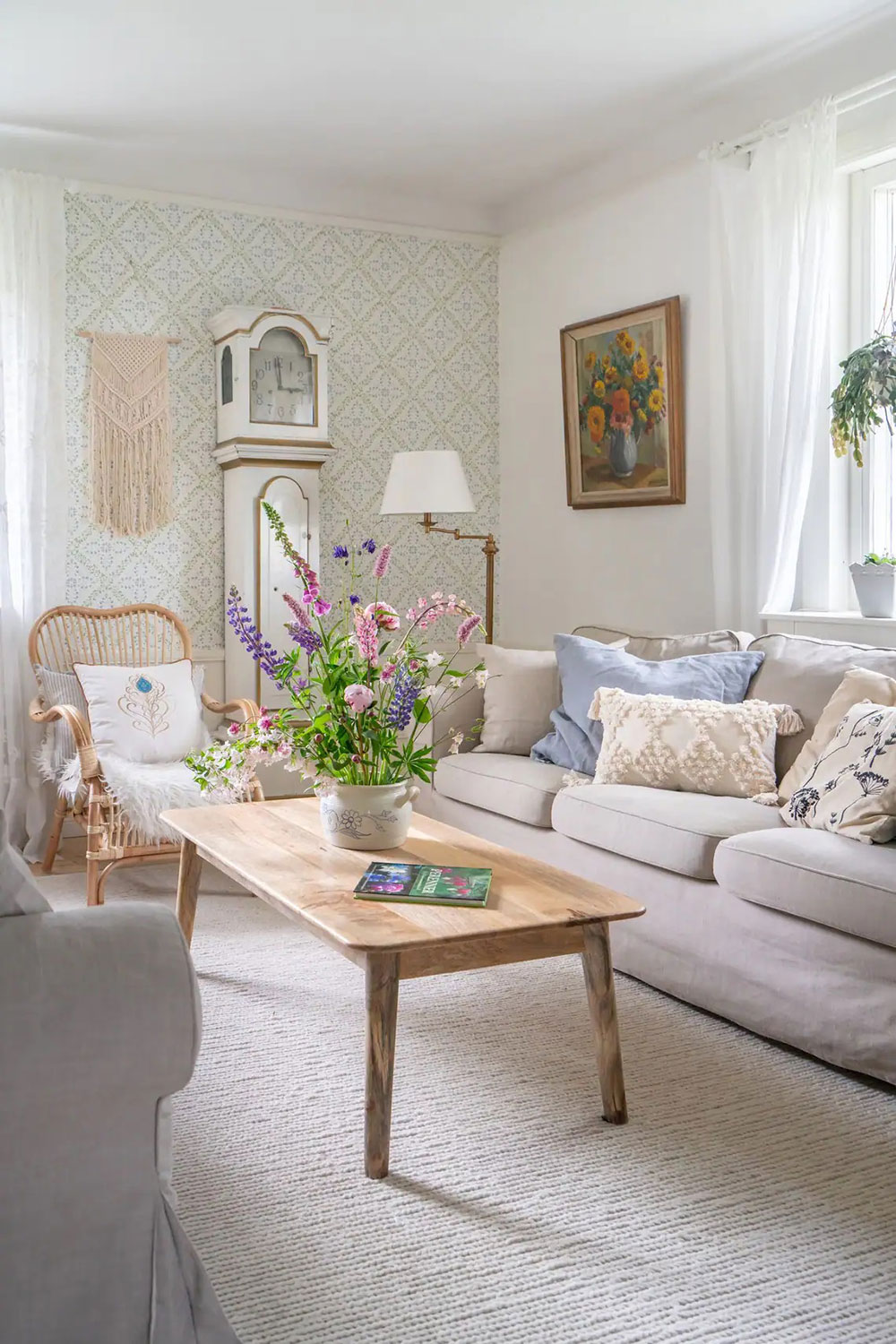 瑞典百年农场小屋的繁花内饰设计-4