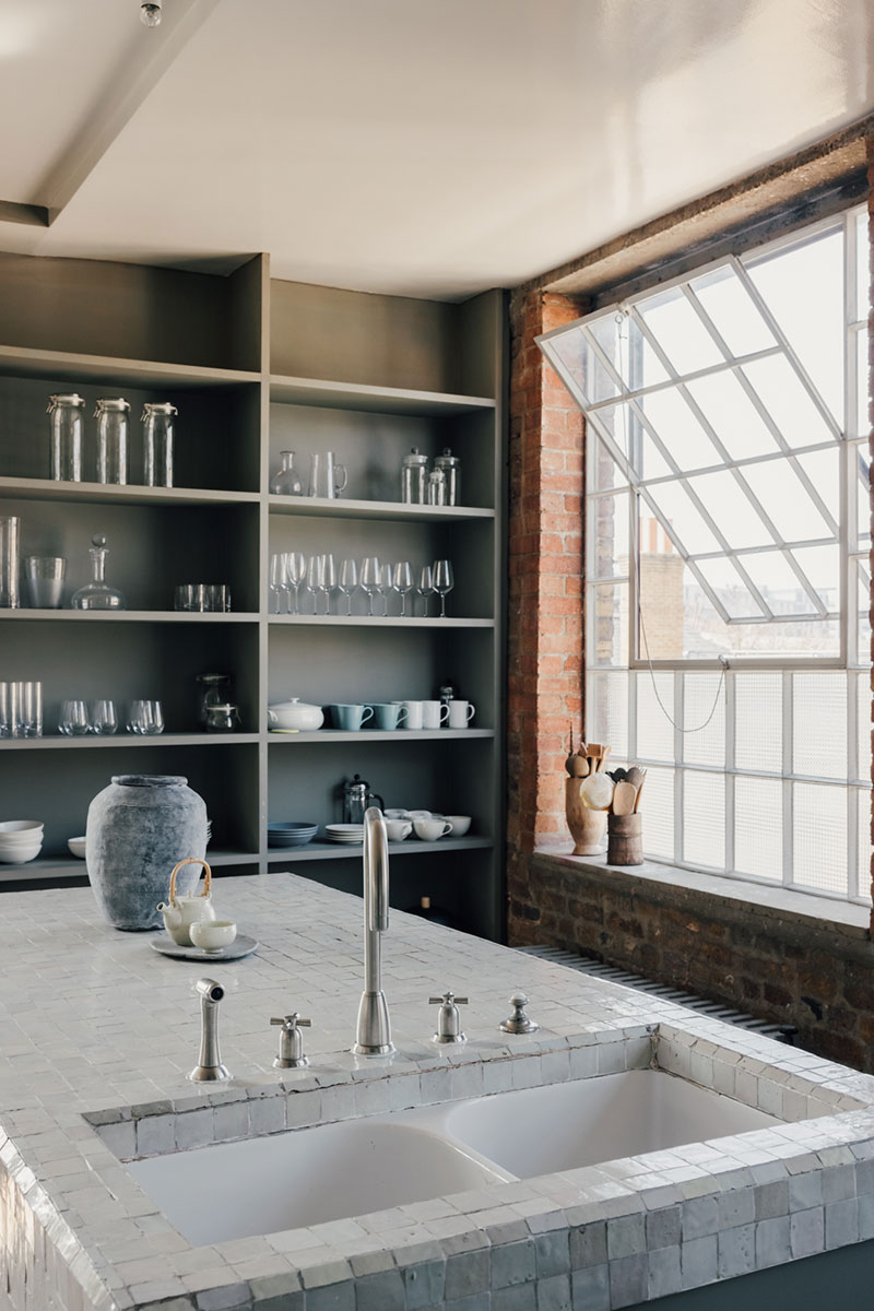 伦敦百年仓库改造的时尚吊床公寓-9