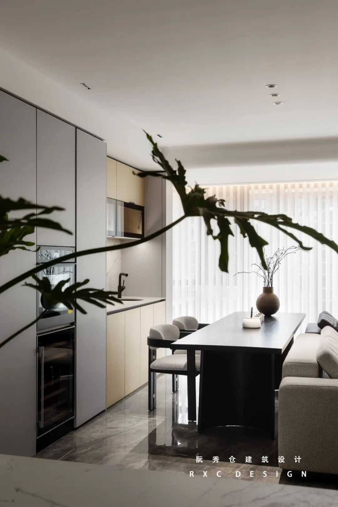 公园里 150㎡原木与灰黑的现代空间丨中国合肥丨阮秀仓建筑设计-13