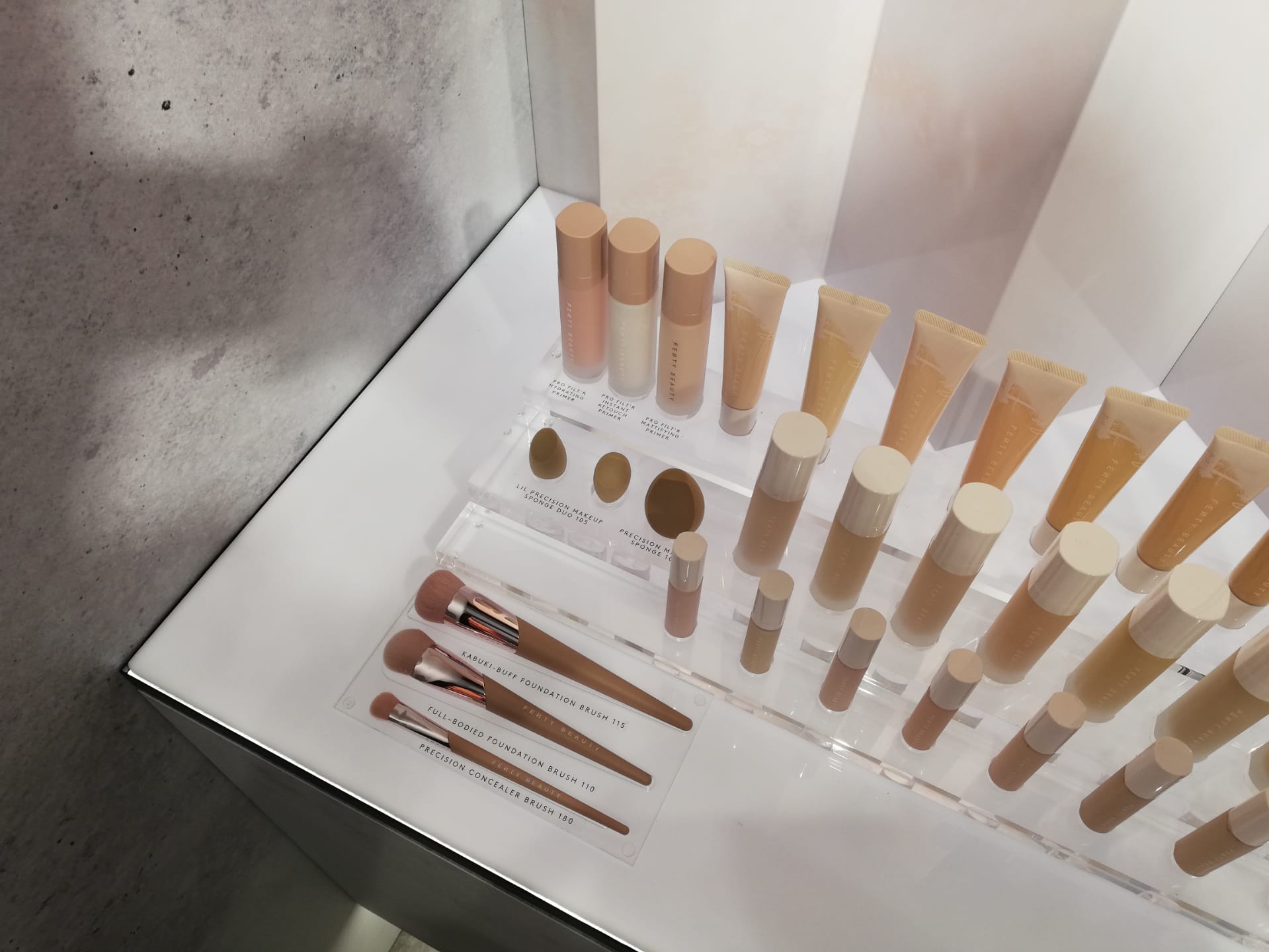 Fenty Beauty · Ta·free Cannes 展位设计丨法国-11