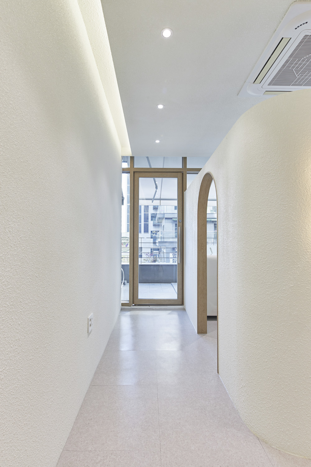 12 平米极简双店面 打造温馨小空间-10