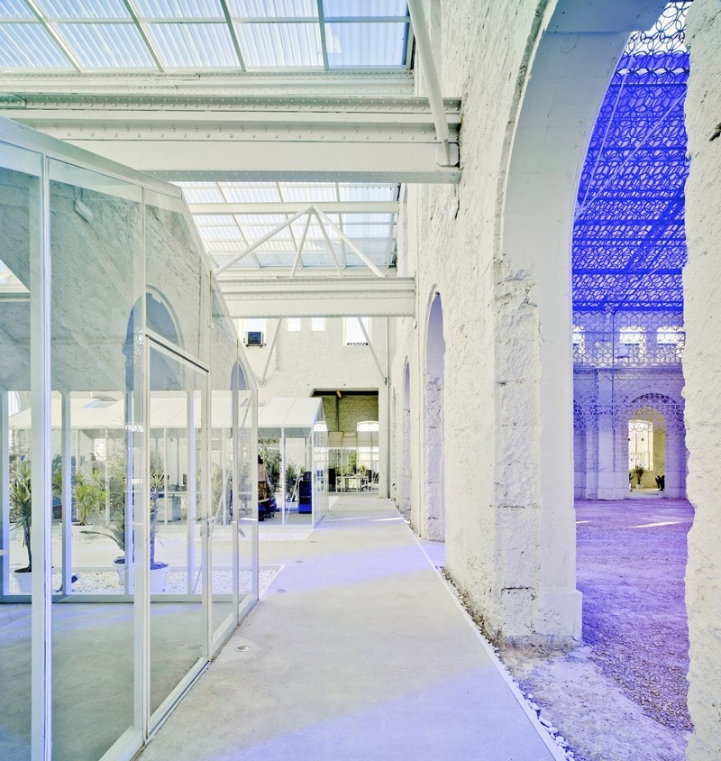 旧车站焕新颜，地中海风格融入总部设计-3