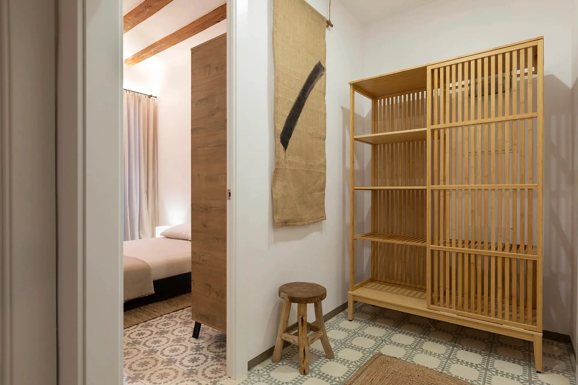 巴塞罗那日式山脉灵感公寓设计-16