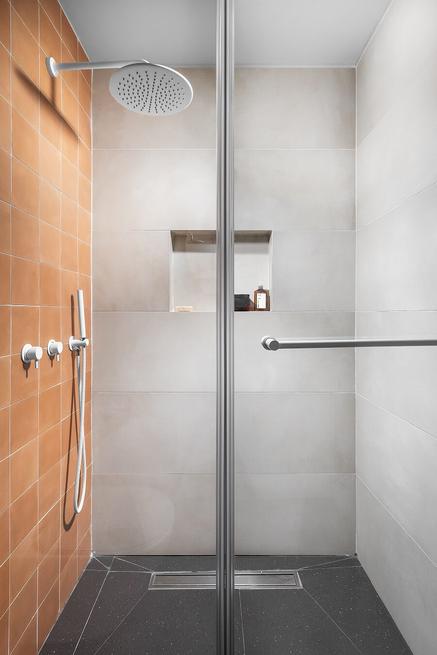 איריס סוכר | עיצוב פנים דירת קבלן 5 חדרים ביבנה - PICKINTERI-28