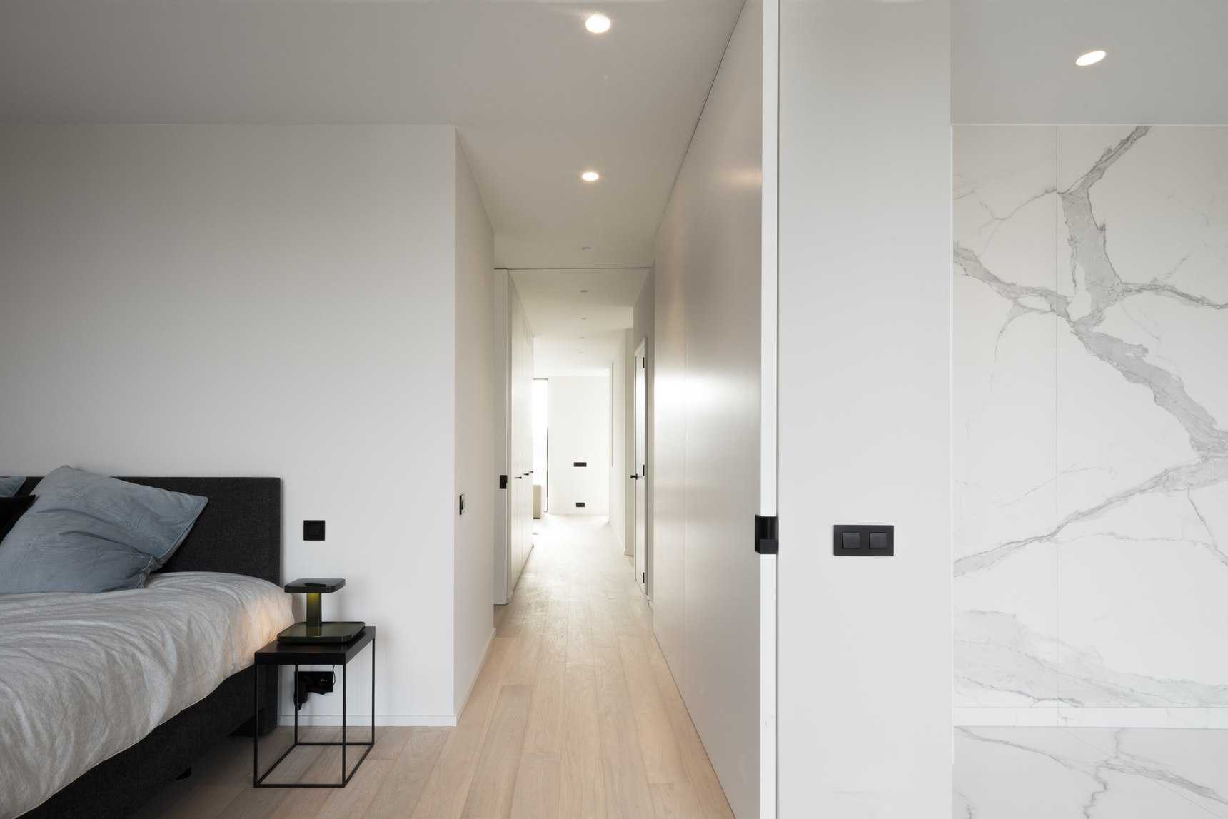 比利时阁楼公寓,木框结构与城市景观完美融合-14