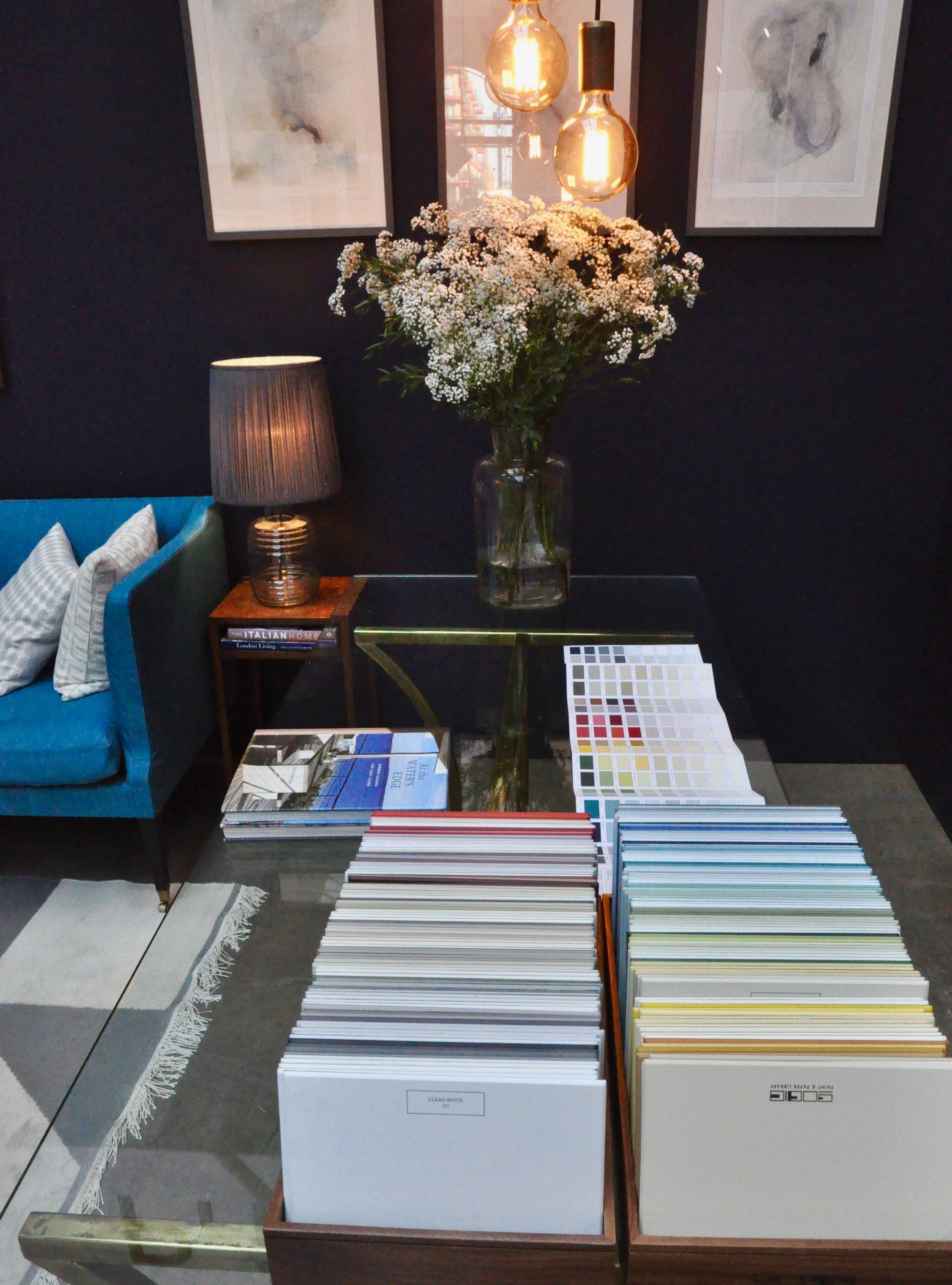 概念展示间；概念体验室 （注：概念展示间和概念体验室需根据实际使用场景二选一，若用于展示概念产品等，概念展示间更合适；若用于让客户体验概念产品等，概念体验室更合适 ） 

如果必须唯一且结合常见情况，这里给出：概念展示间 -17