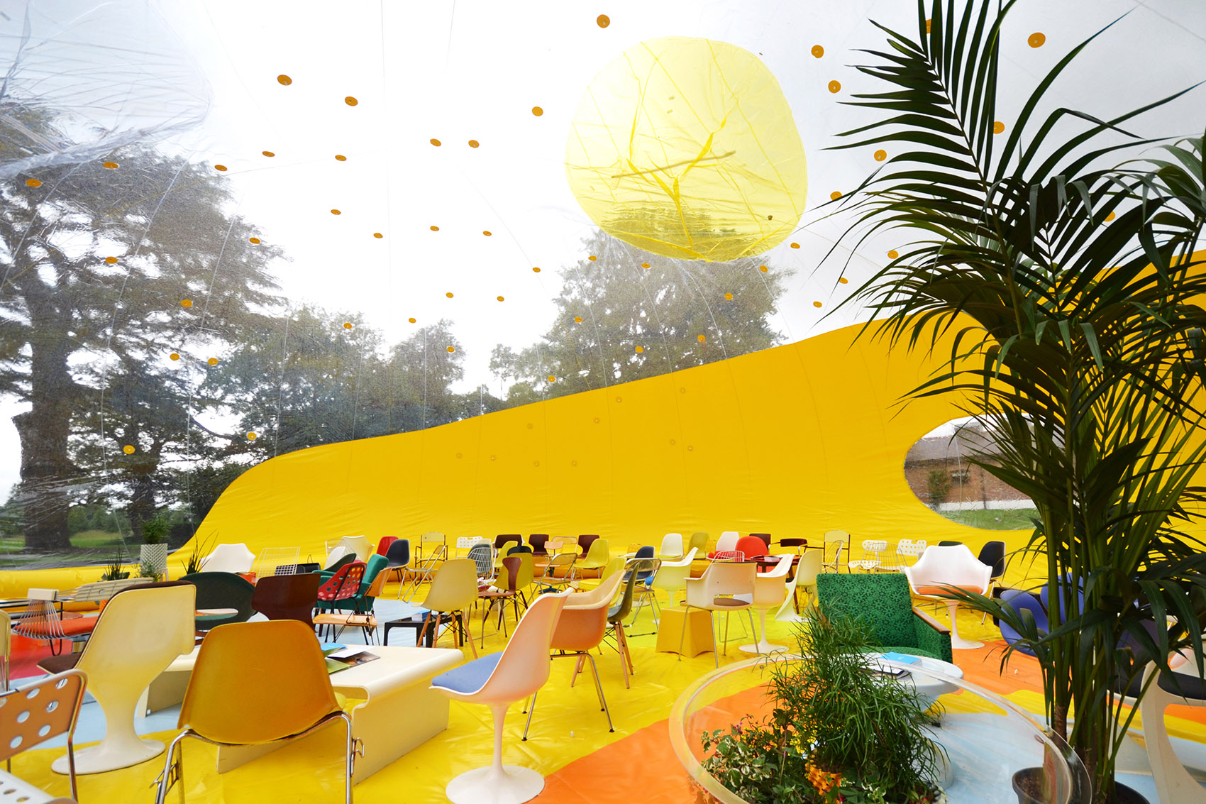 东伦敦的黄色大泡泡 / Dosis-18