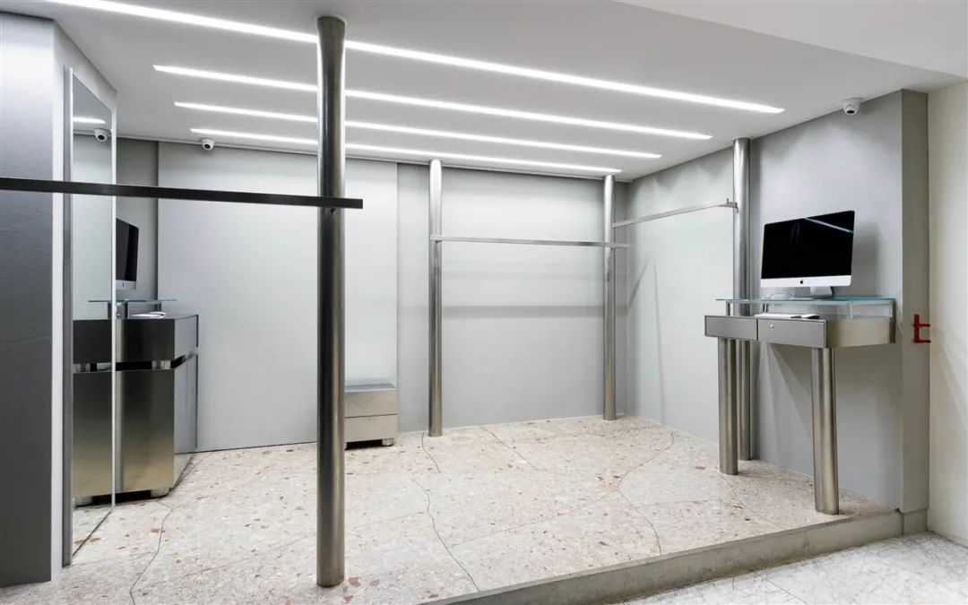 首尔 Mainstay 小型女装空间设计丨韩国首尔丨STUDIO UNRAVEL-4