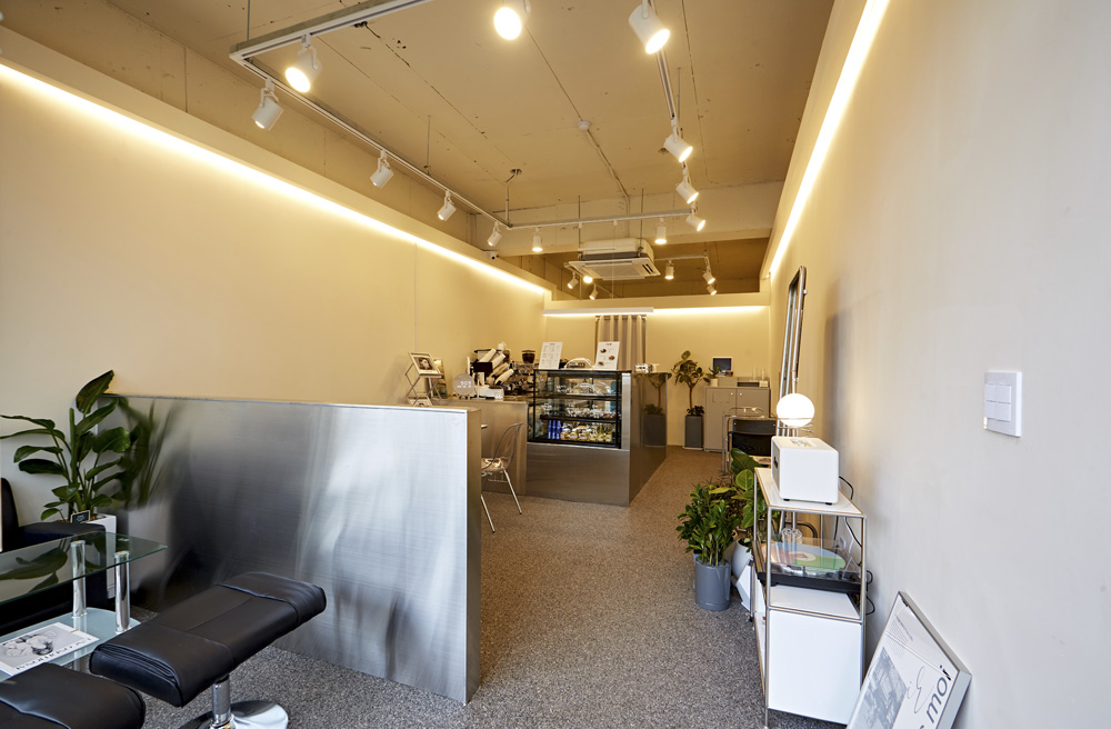 16 平米咖啡厅，极简设计惊艳亮相-4