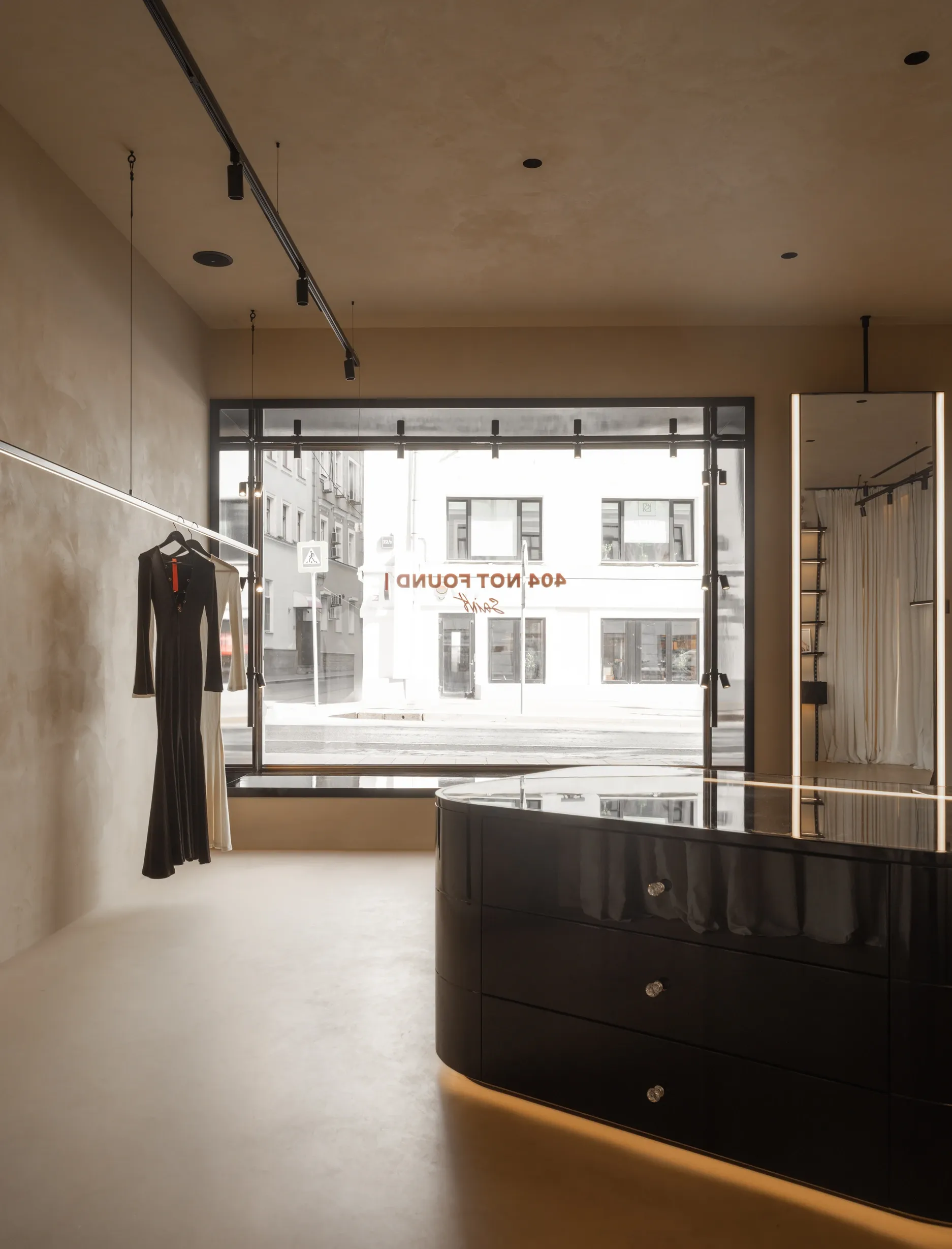 Alexandra Burmistrova——以对比、细腻和质感为基础展现创始人的内心世界-14