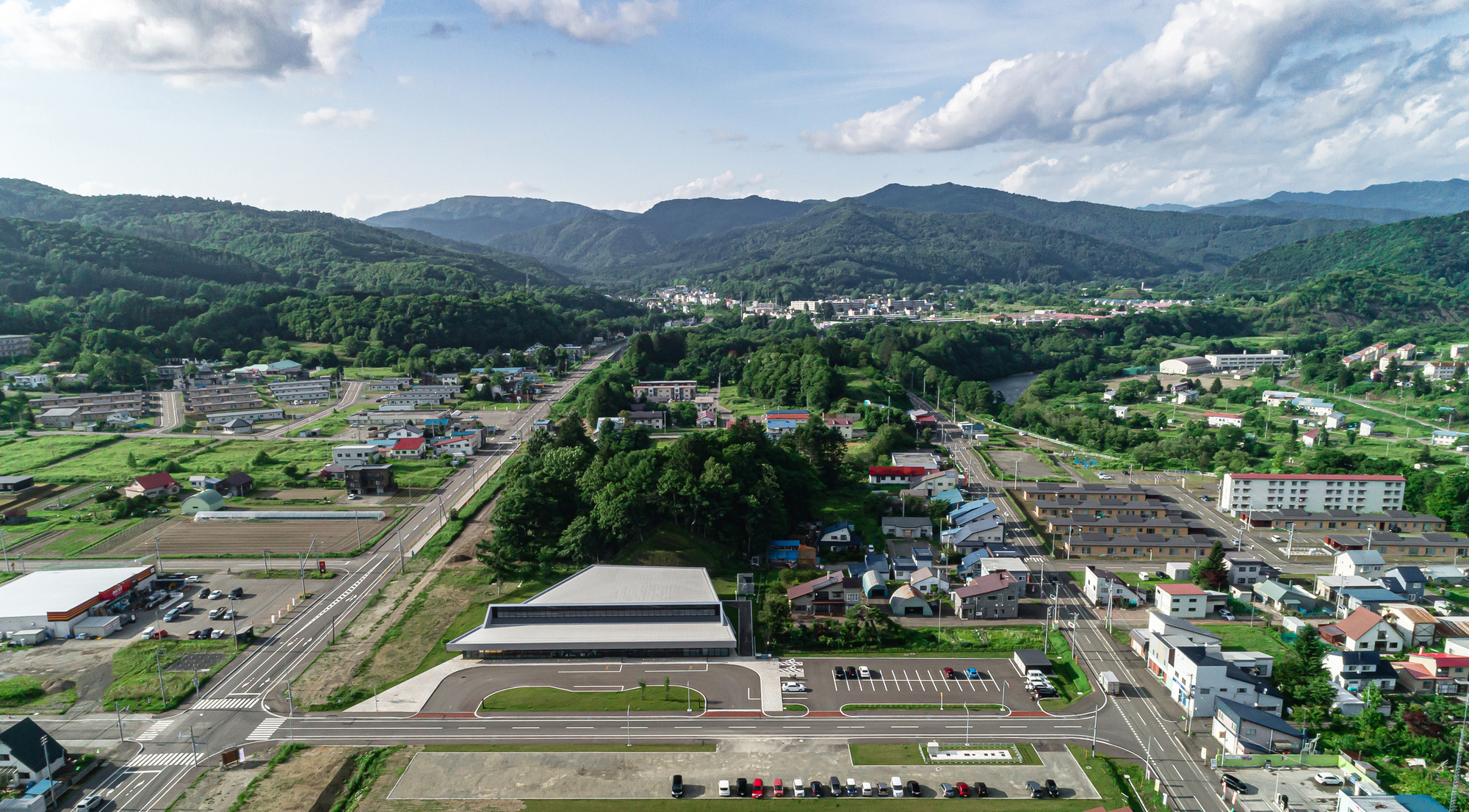 Yubari City Community Base Complex RESTA / Atelier BNK-21