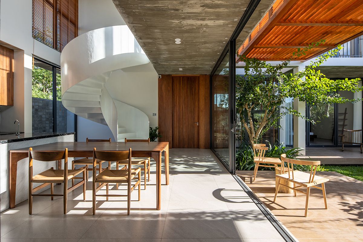 Công trình Nhà đẹp tháng 11: Những không gian mở, đón sáng tự nhiên và kết nối con người với thiên nhiên-22