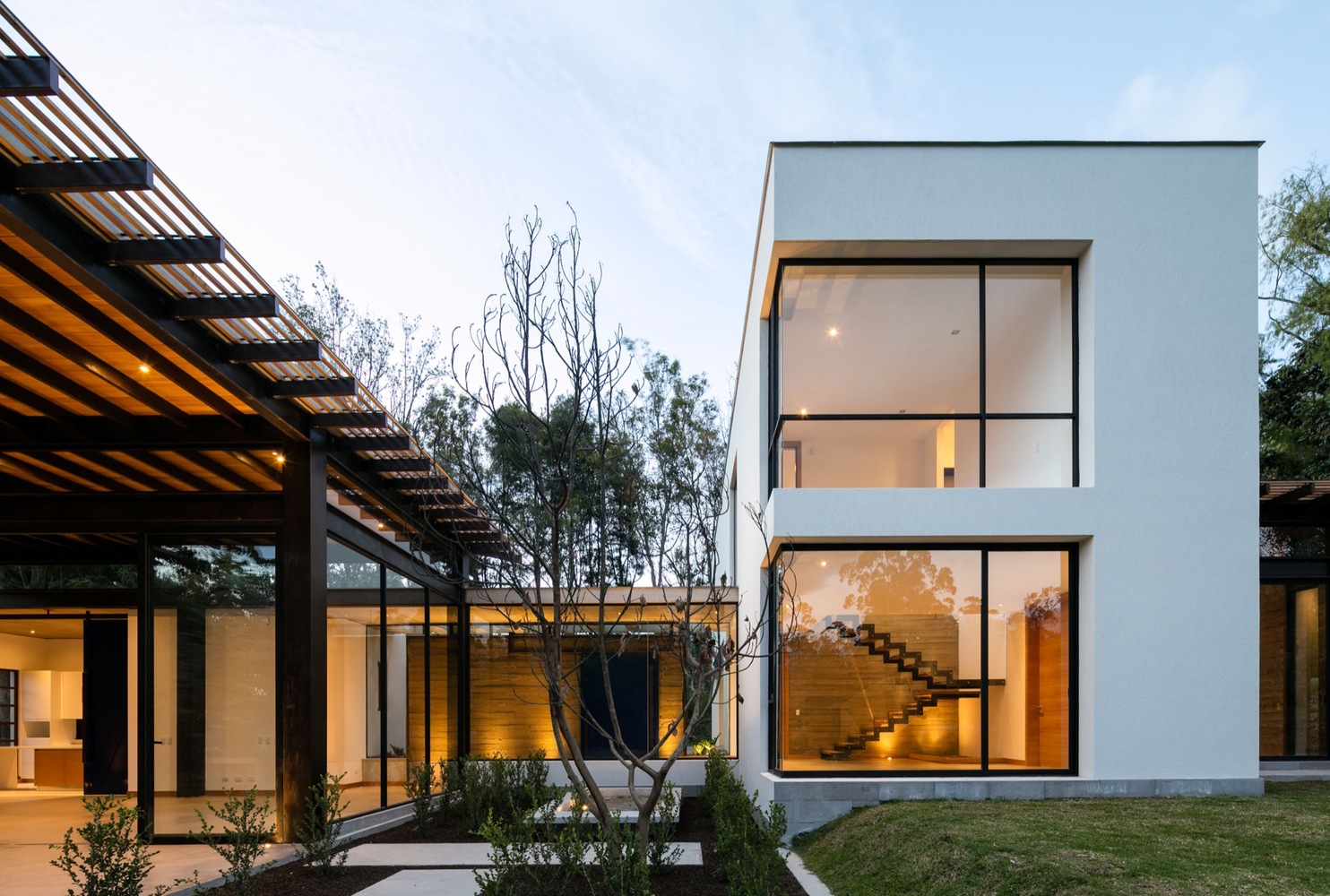 掌案免费分享多个高清别墅场景图，内含别墅户型图-37