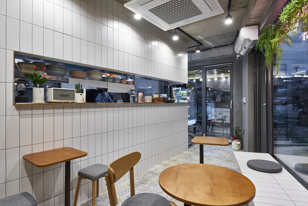 首尔 10 坪个性咖啡厅，打造休闲氛围-7