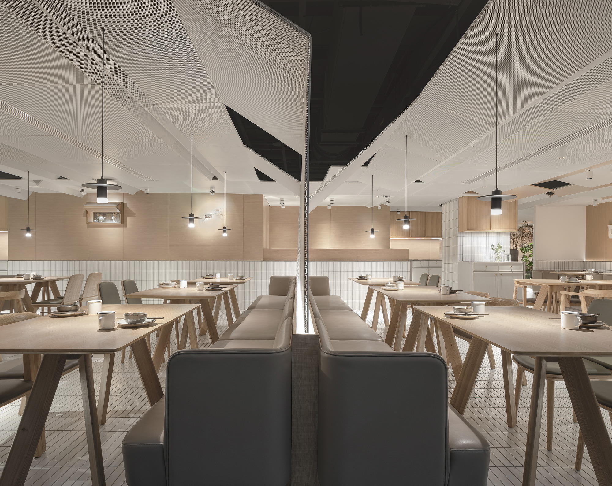 Goose Hut Home Bistro     / Golucci Interior Architects-16