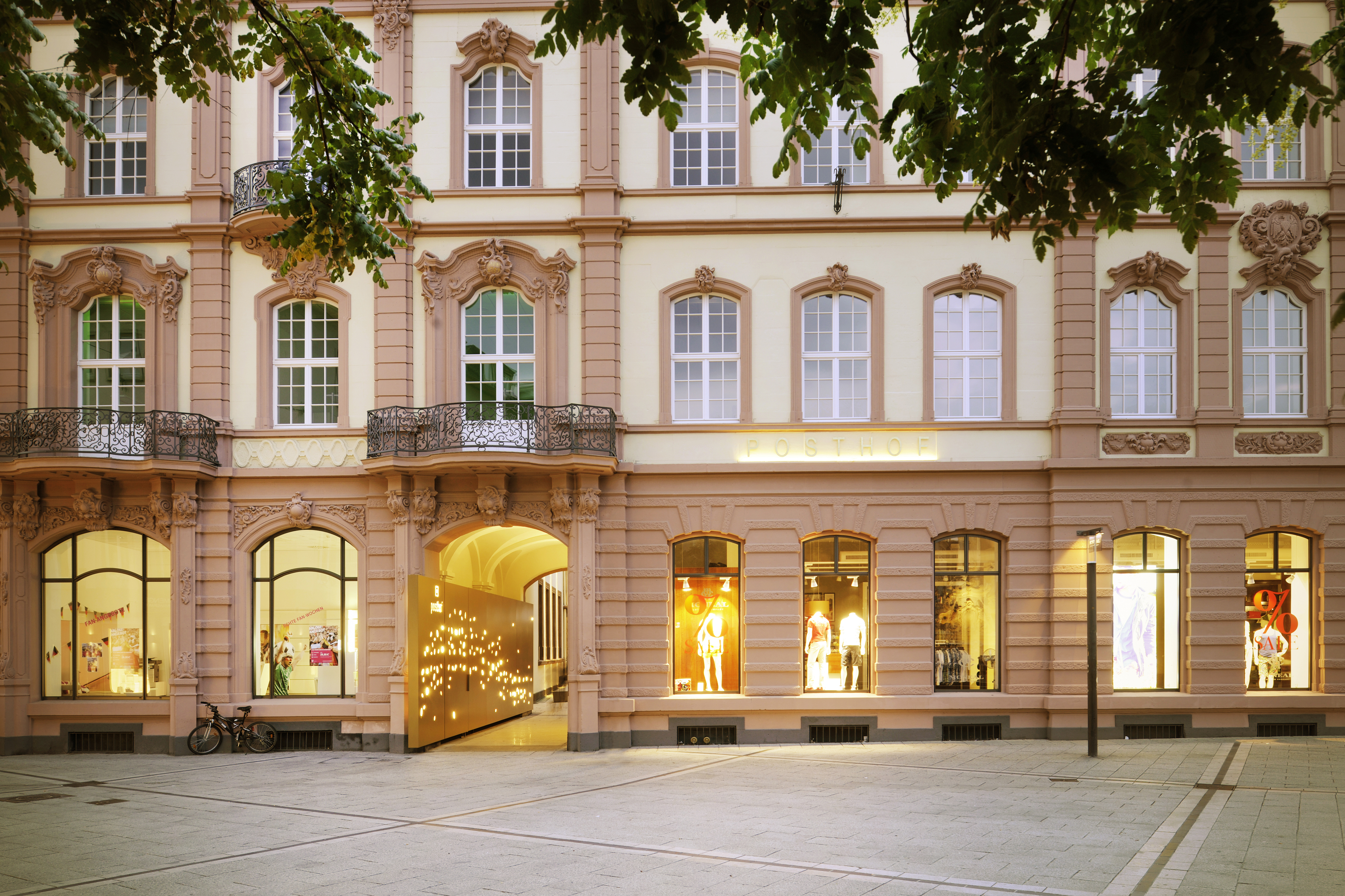 特里尔邮局引导墙设计-11