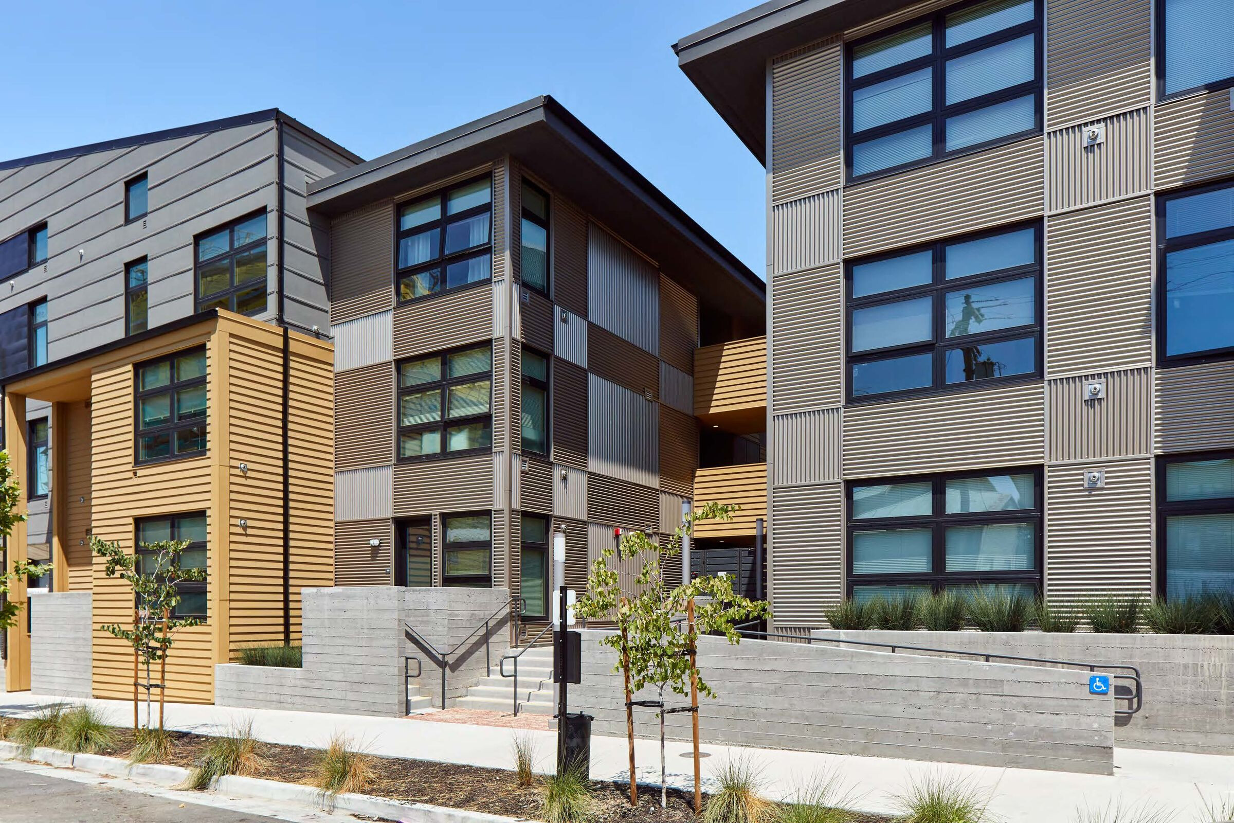 加州 Emeryville 新型混合住宅，工业风与居住功能的完美结合-10