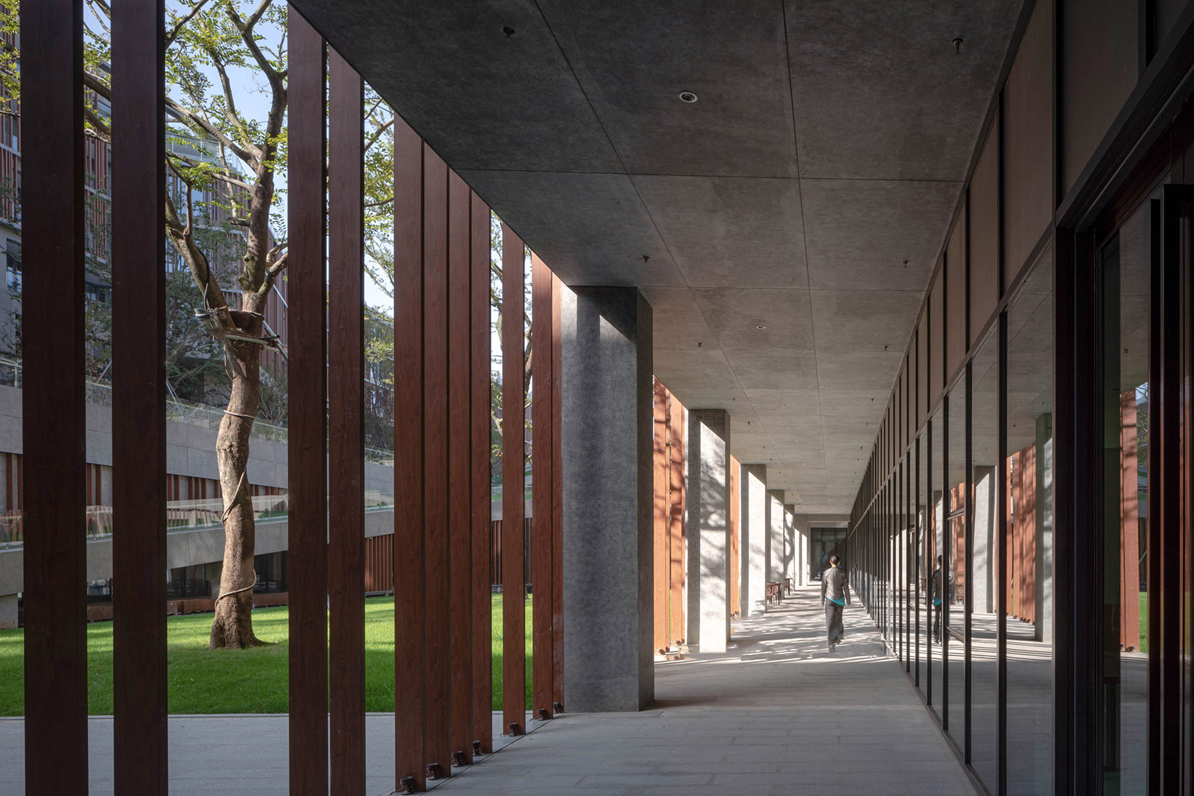 南京丰盛五季凯悦臻选酒店丨中国南京丨BUZZ庄子玉工作室-54