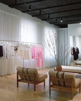 乌克兰 Katimo 服装店与咖啡厅的蜕变丨乌克兰基辅丨Iya Turabelidze,Katya Bandura