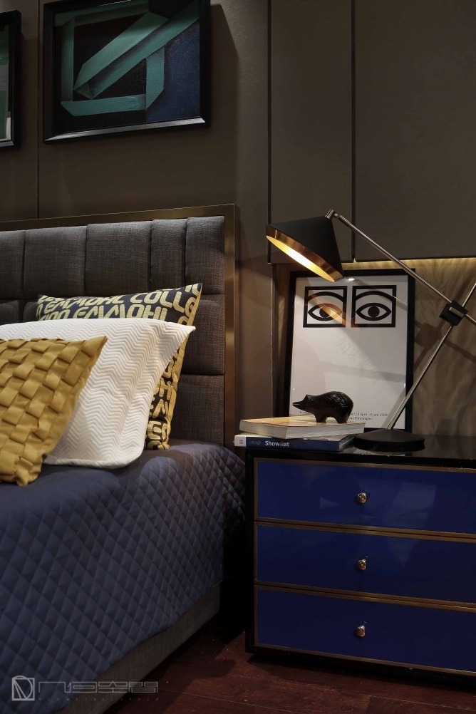 郑州新东润泰和港式样板间︱几何空间设计-25