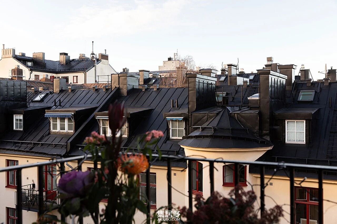 卡尔松的空中乐园:斯德哥尔摩一座洒满光的阁楼公寓丨瑞典斯德哥尔摩-11