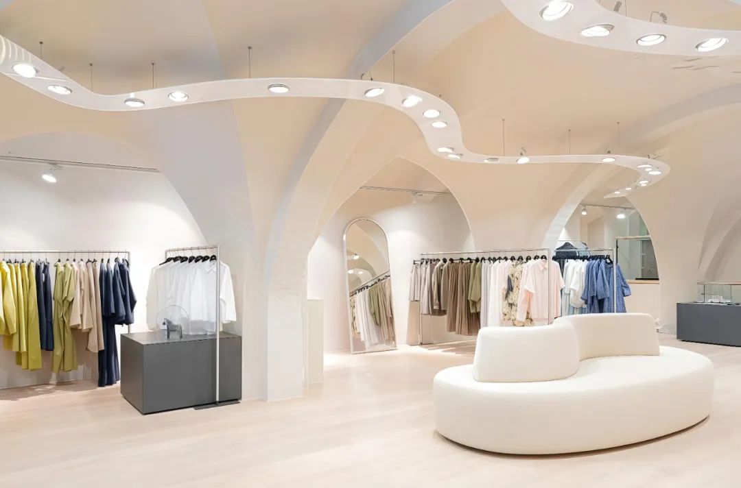 Domani精品店焕新设计丨因河畔加尔斯的安德烈亚斯·格尔策(Andreas Gerzer)-4