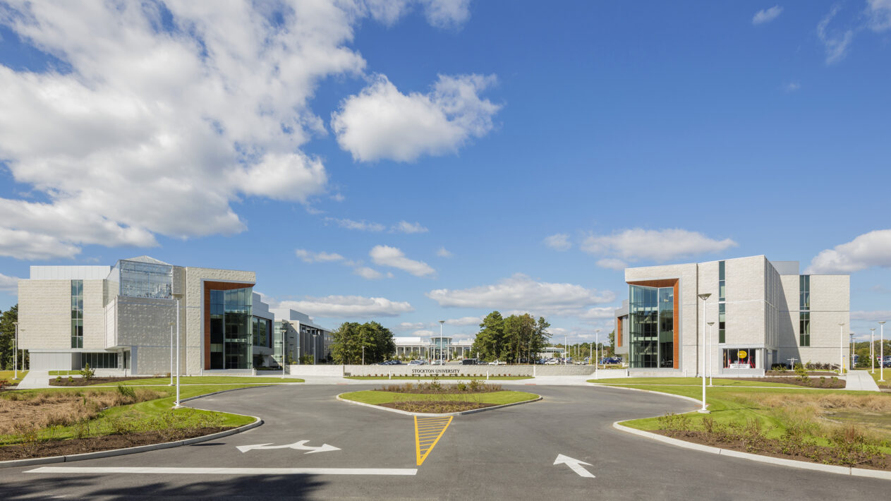Stockton University: New Science Gateway Complex - Perkins Eastman-1