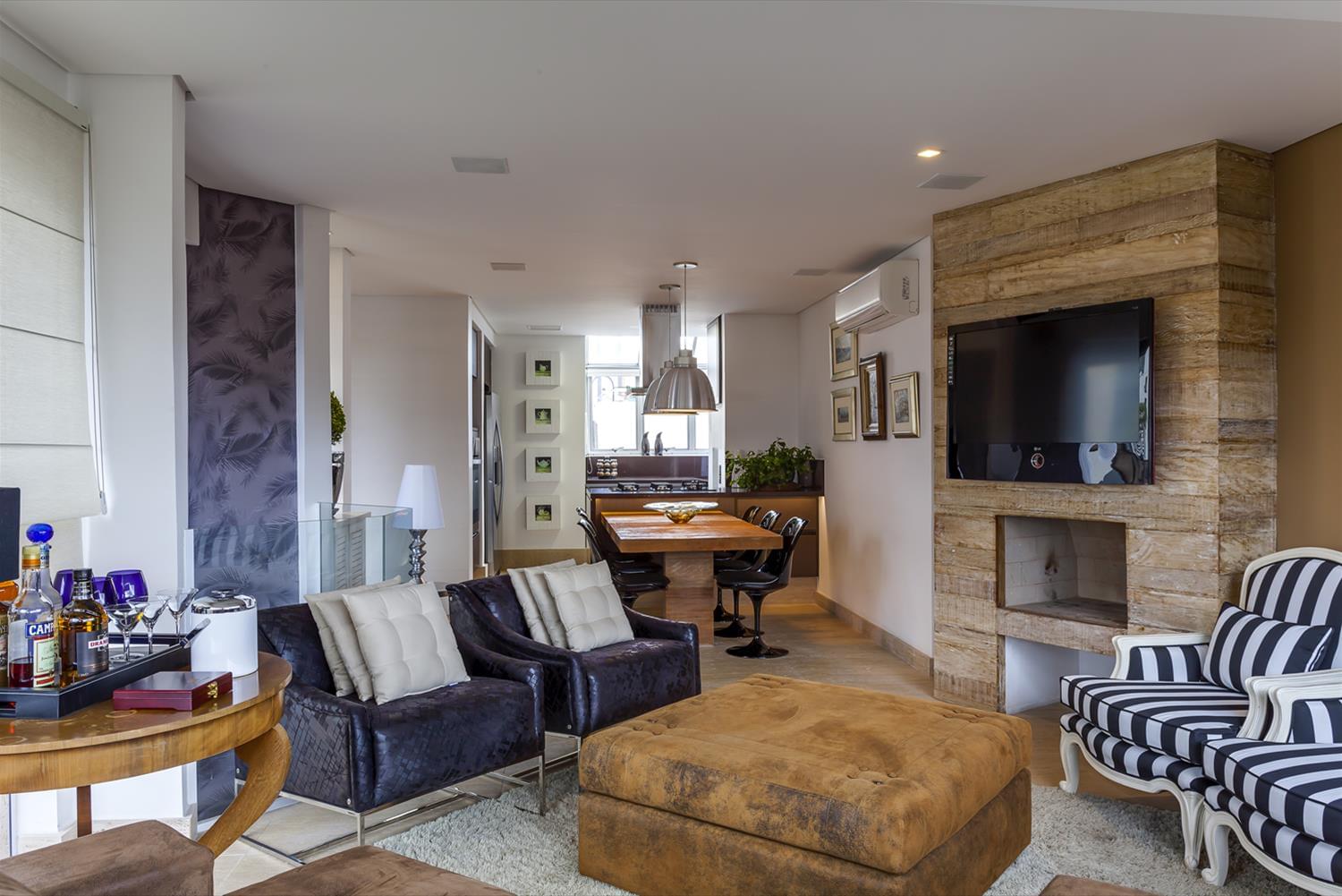 巴西圣保罗 350 平米现代公寓,木质与玻璃的精致细节-14