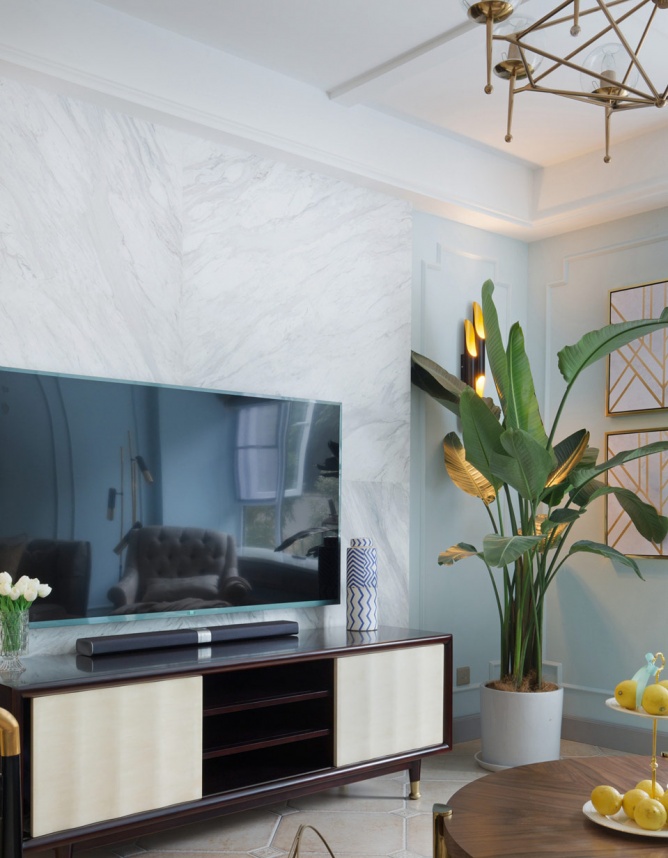 客厅的水洗蓝和卧室的静谧蓝共同营造出一个宁静雅致的-6