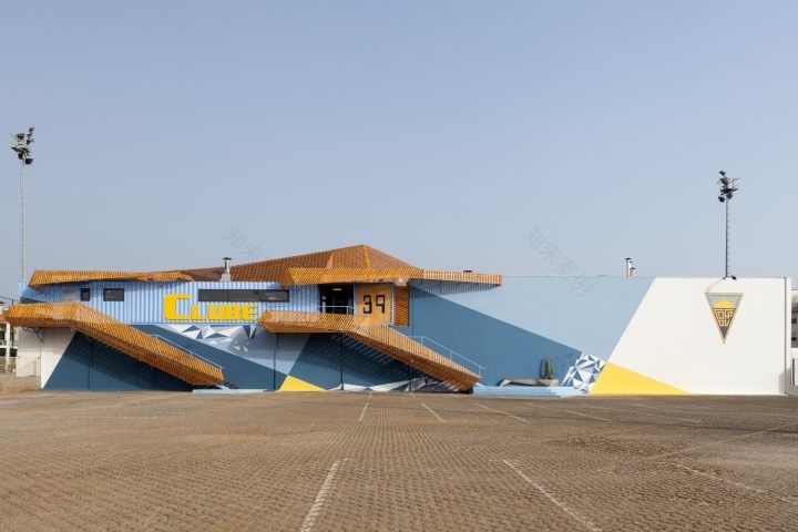 Clube 39(葡萄牙足球俱乐部集装箱建筑)-19