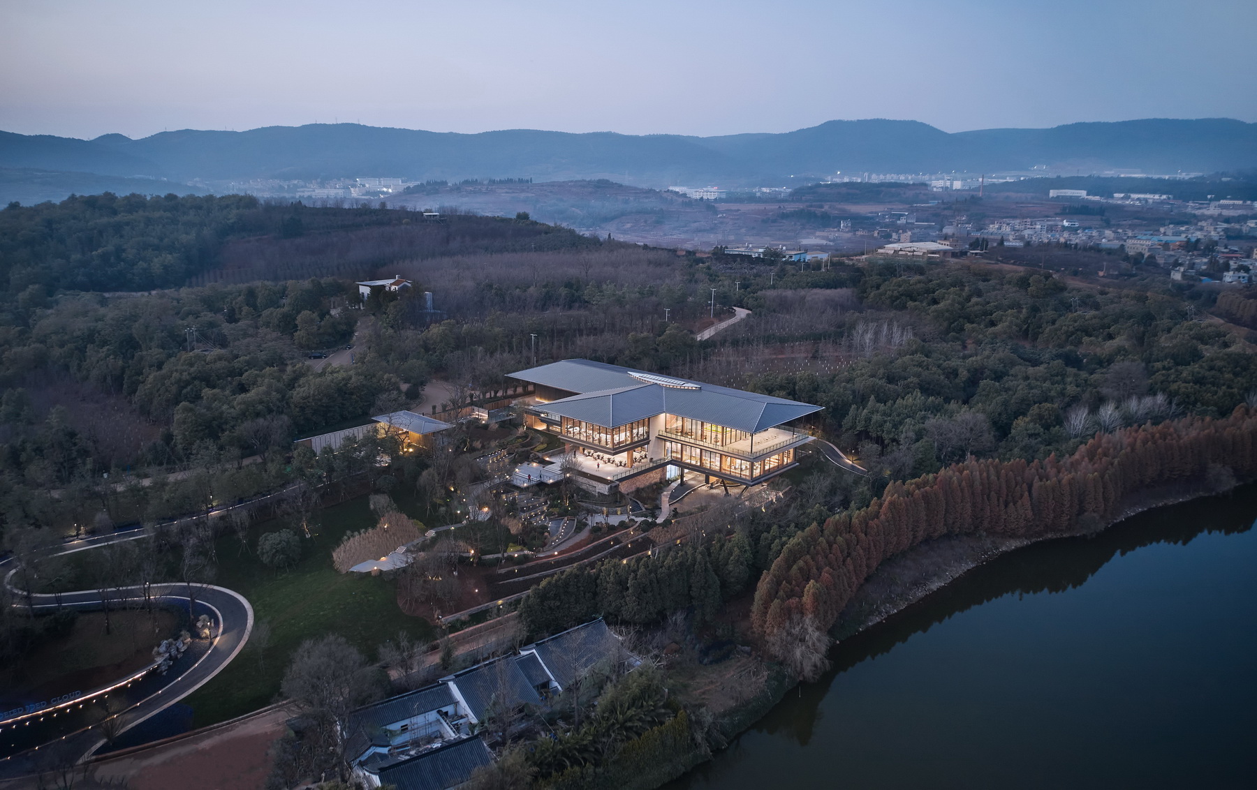 意思桥康旅小镇九溪云舒，售楼处建筑丨中国昆明丨上海尤安建筑设计股份有限公司-6