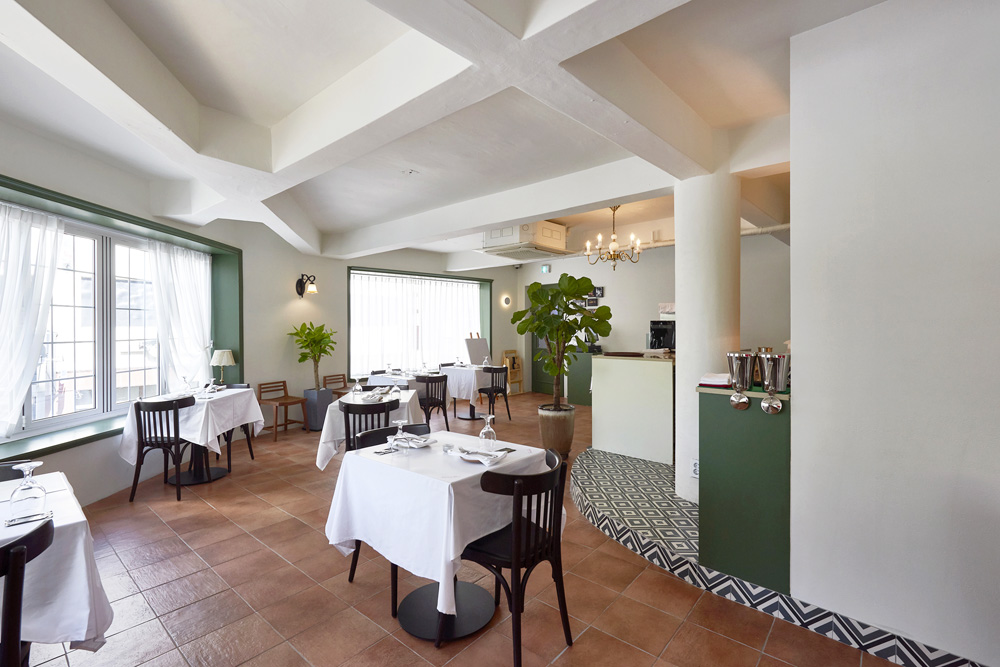 简约时尚的 20 平米餐厅设计-8