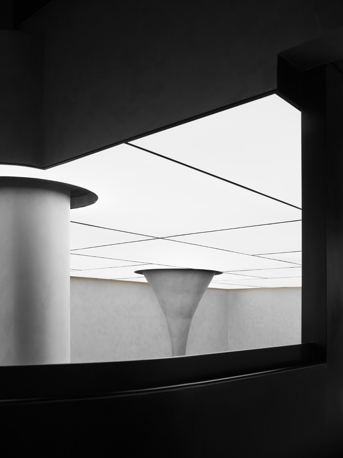 空间承载未来 · 五集服装展厅设计-1