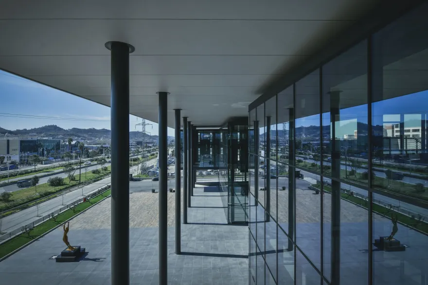 汽车激情丨阿尔巴尼亚地拉那丨Studioarch4-11