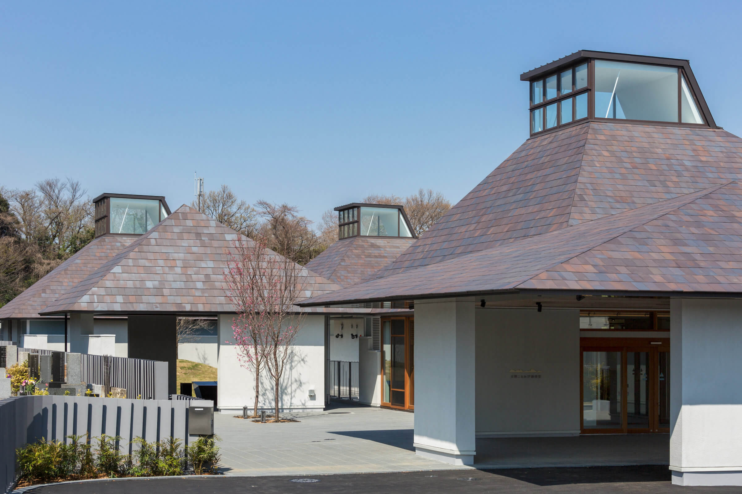 
      Ossuary in Hino Cemetery Park ｜ STGK Inc. | Landscape Design - Creating a living human-scape
    -1
