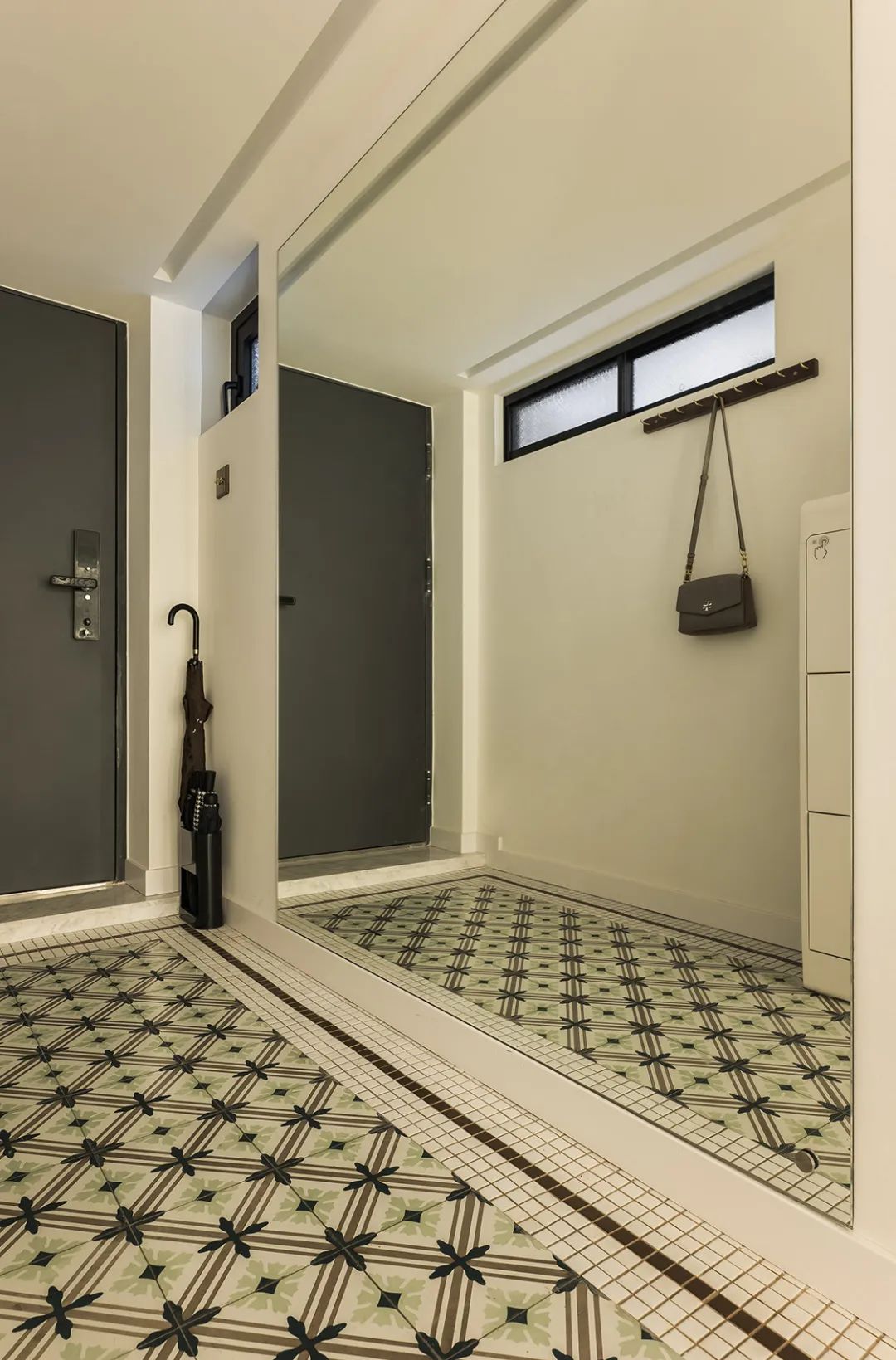 上海里弄中古风现代混搭改造丨中国上海-11