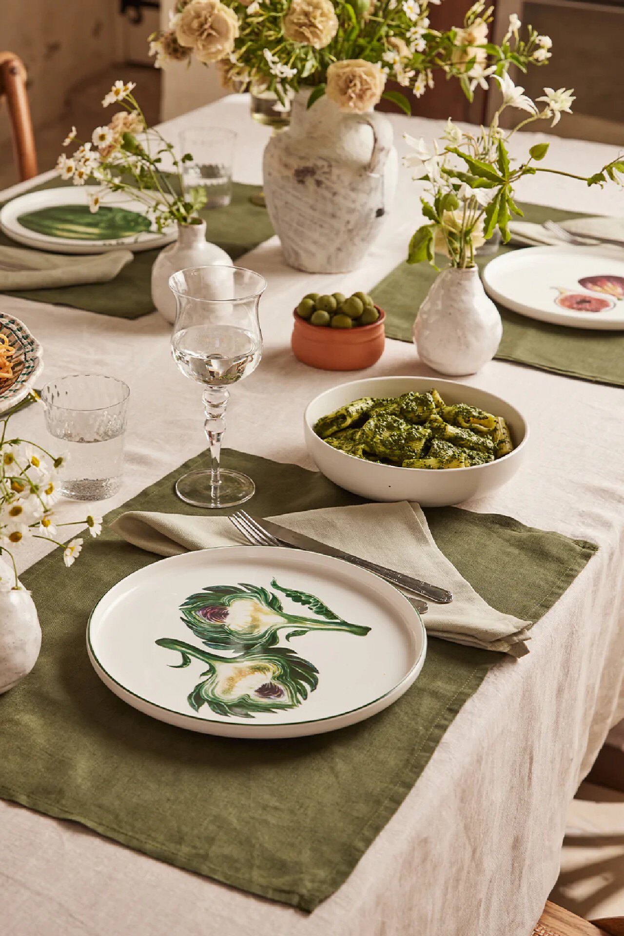 Beautiful table settings for a modern Australian Christmas-26