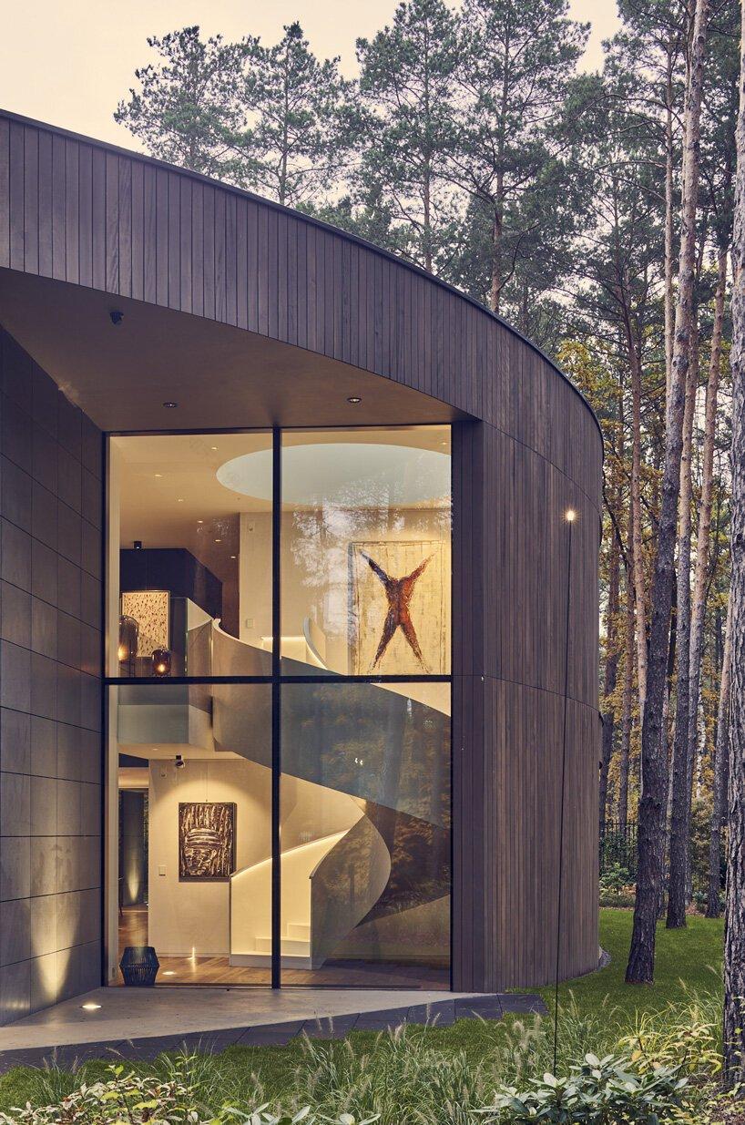 融入松林中的圆形木屋丨波兰丨Przemyslaw Olczyk Mobius Architekci-14