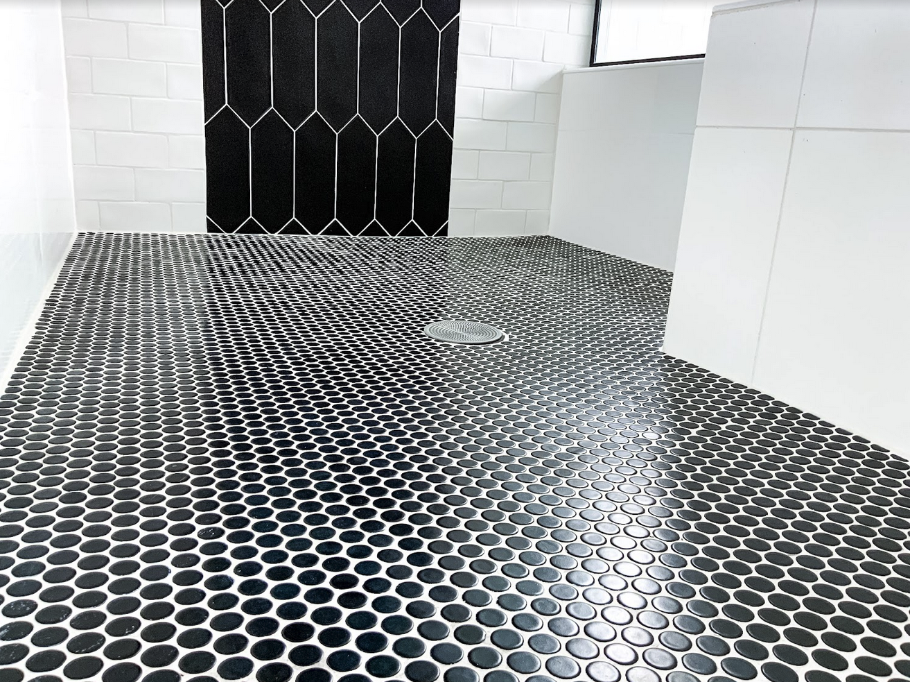 轻松升级！打造豪华浴室的平价技巧-51