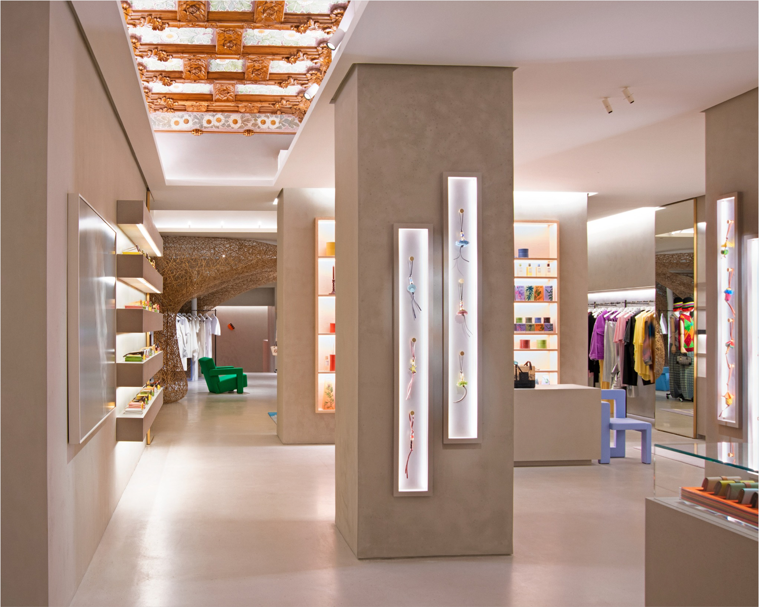 巴塞罗那 Casa LOEWE 旗舰店丨西班牙巴塞罗那丨LOEWE 品牌内部设计团队-4