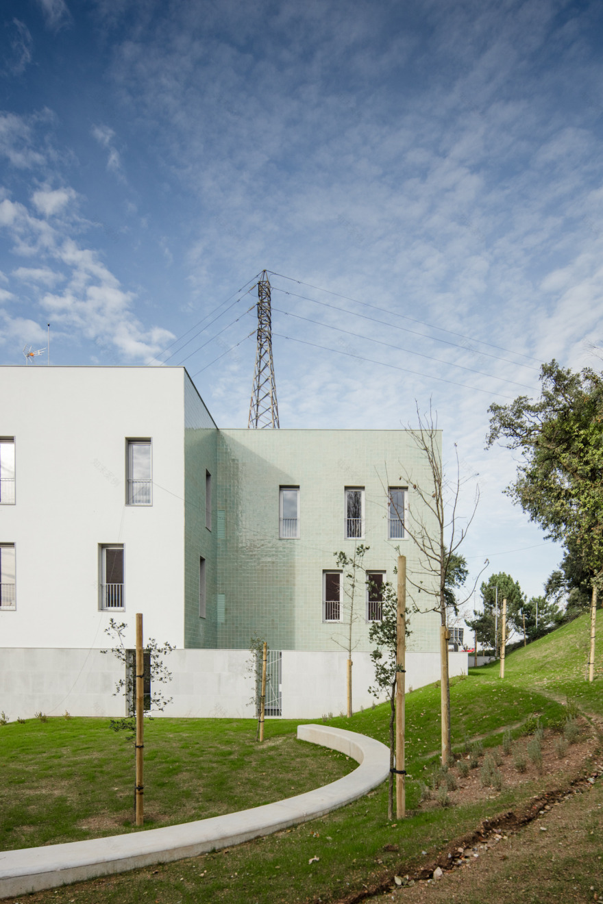 葡萄牙波尔图“Casa Acreditar do Porto”儿童癌症患者家庭住房设计-40