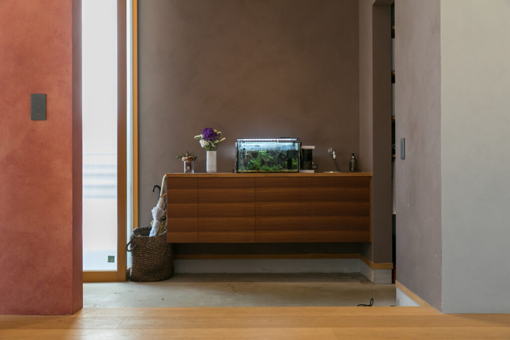 薪ストーブのあるピットリビング　外とのつながりがくつろぎを生む “共有”の空間と時間を作る家 | Style of Life | 100%LiFE-5