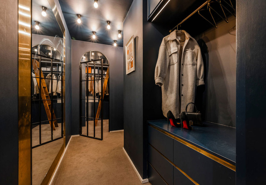 工业风独户公寓,超高天花板与私人露台-18