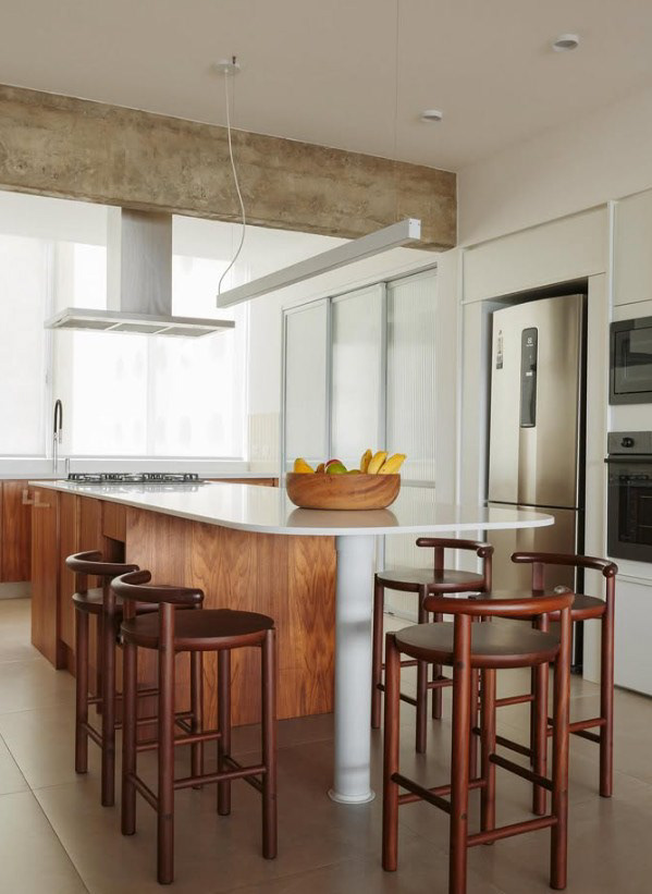 露西亚和埃利奥公寓 · 2024-17