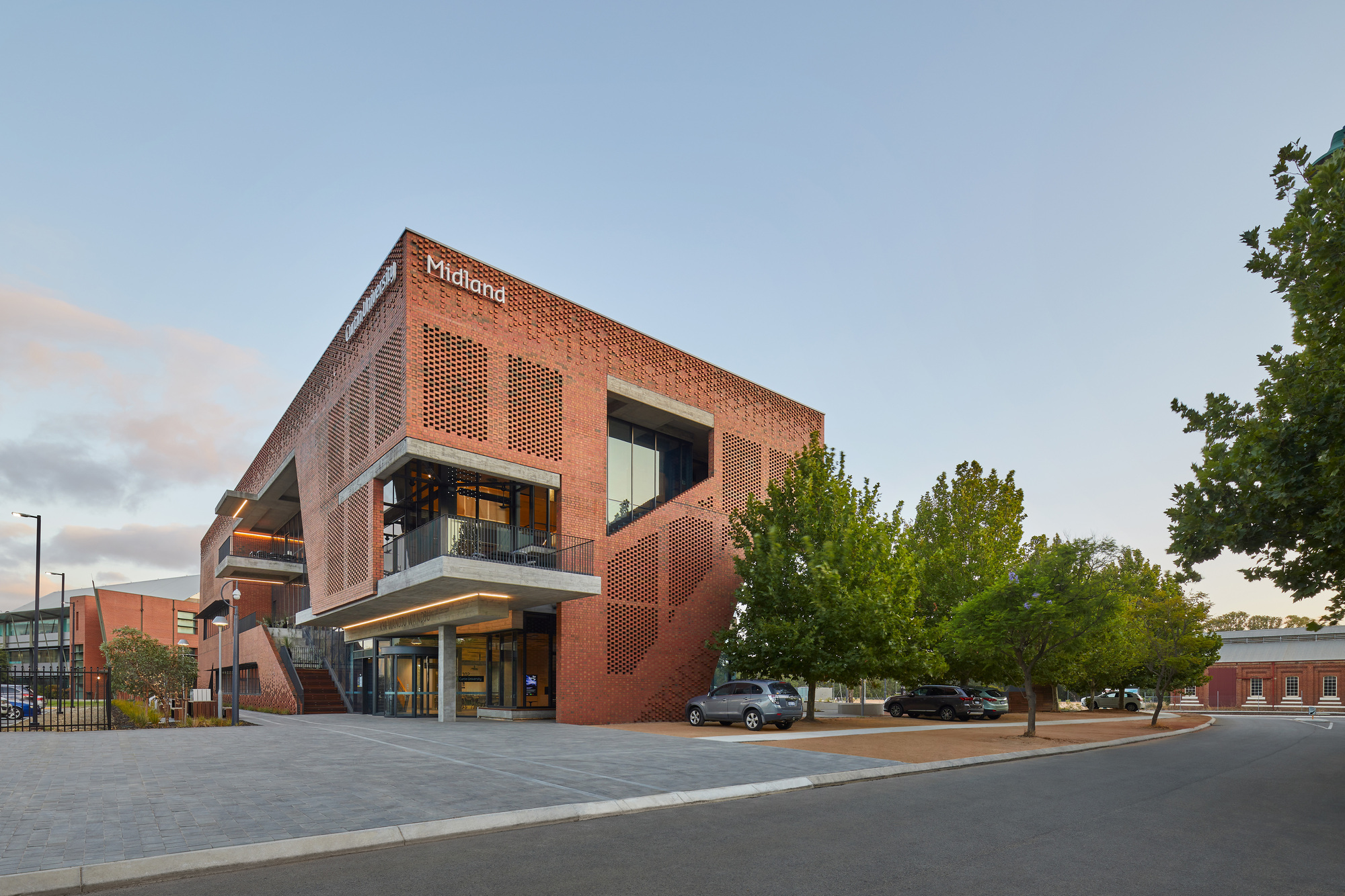 Curtin University Midland Campus / Lyons + Silver Thomas Hanley-37