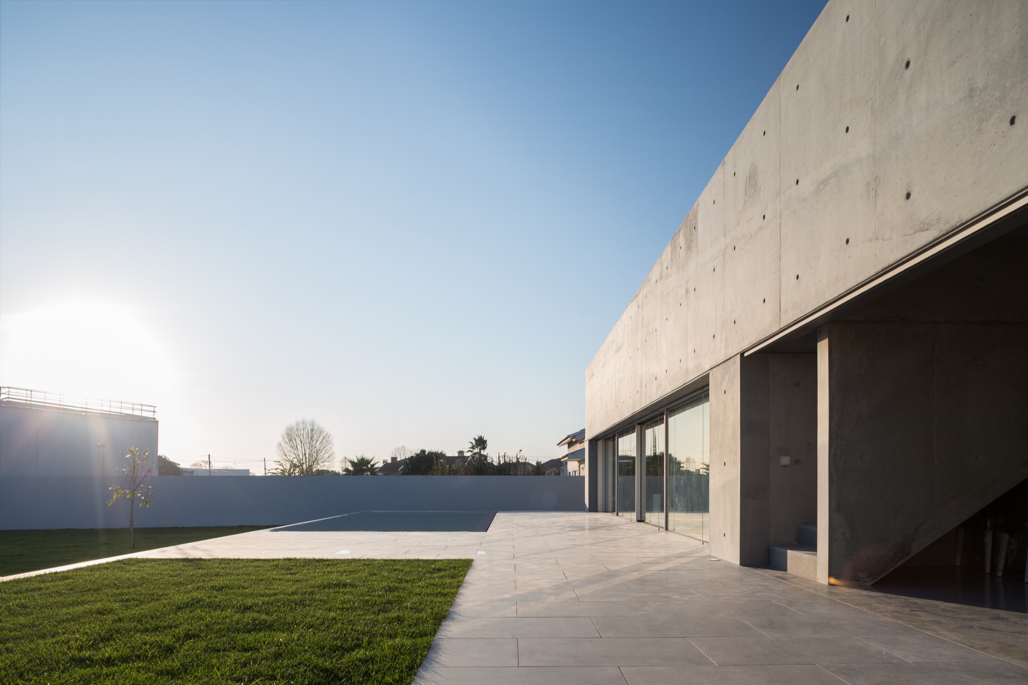 融入地形的葡萄牙私人住宅-84