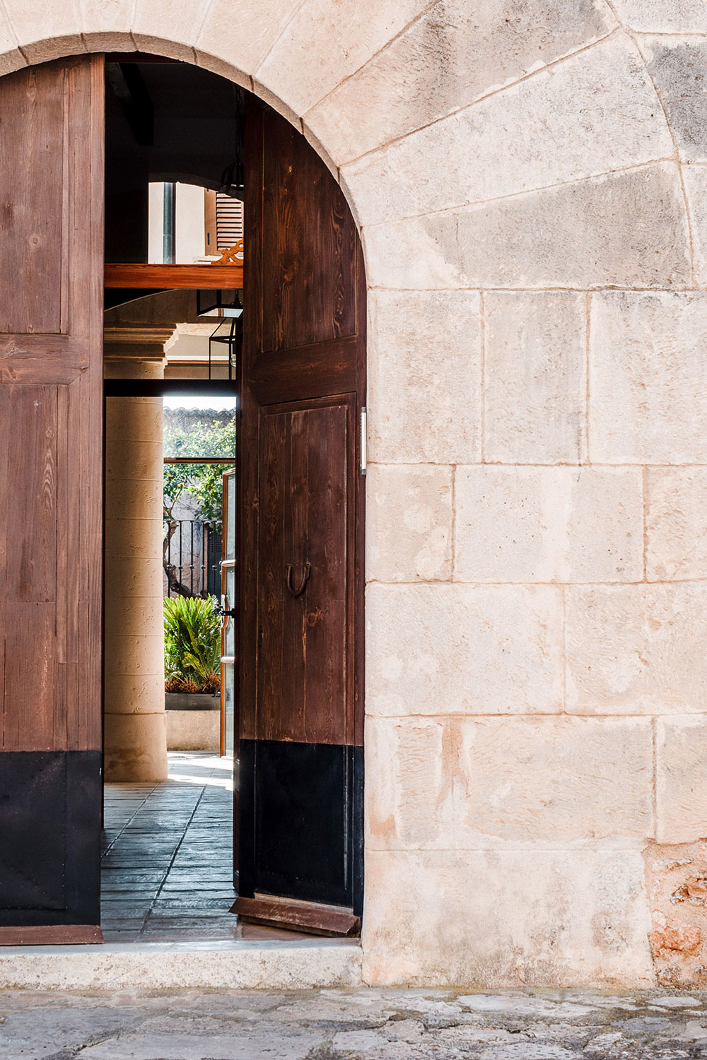 "三百年古宅的现代重生 | 马略卡岛的惊艳设计"-13