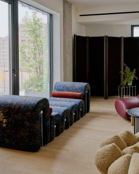 NYC·Design相关花卉主题家具展示丨美国纽约市丨Sam Klemick,Parc,BG Robinson等多个工作室