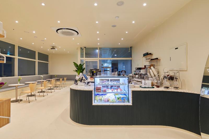 20 平米简约咖啡馆设计-3