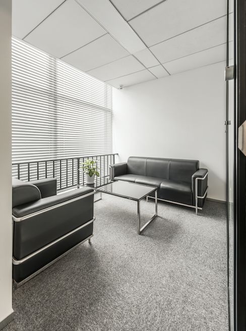 简约至上的天津融侨中心办公室设计-25